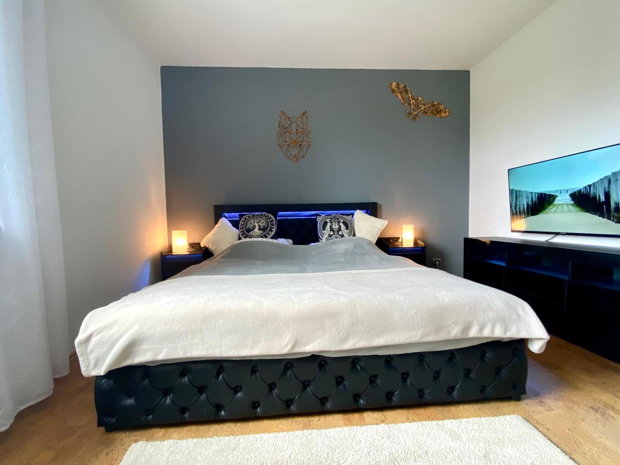 City Ferienwohnung Skyline - Mit Grossem Balkon & Xxl- Sofa Fuer Bis Zu 4 Personen เบรเมอร์ฮาเฟิน ภายนอก รูปภาพ