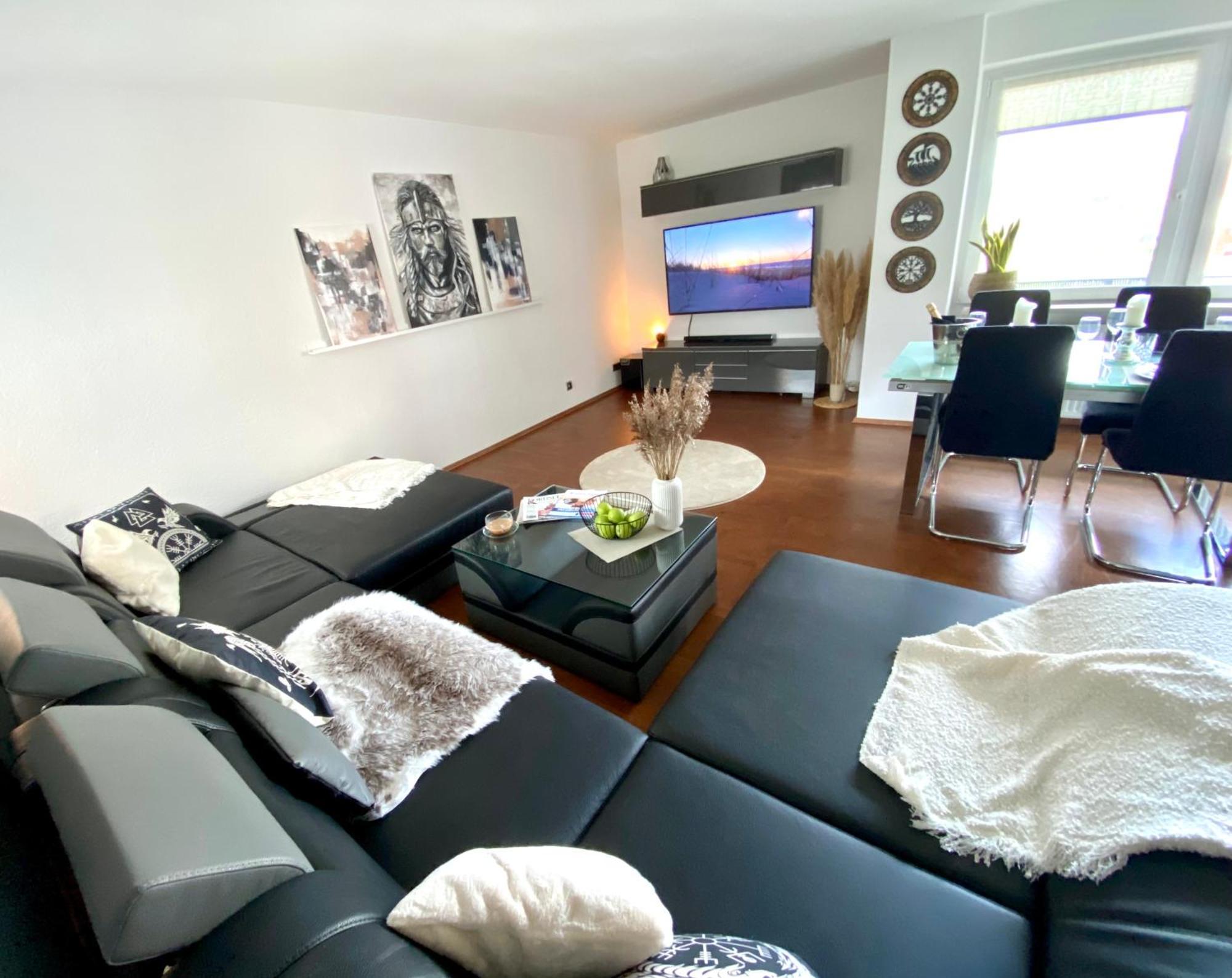City Ferienwohnung Skyline - Mit Grossem Balkon & Xxl- Sofa Fuer Bis Zu 4 Personen เบรเมอร์ฮาเฟิน ภายนอก รูปภาพ